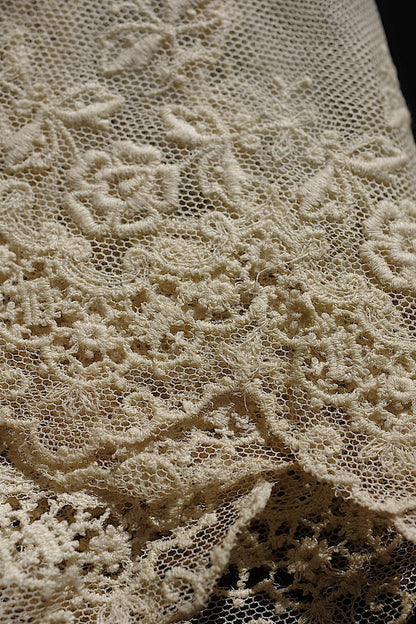 アンティークレース210cm/dentelle ancienne/antique lace .FR a l'epoque