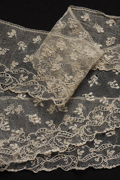 アンティークレースアランソン/dentelle ancienne/antique lace .FR a l'epoque