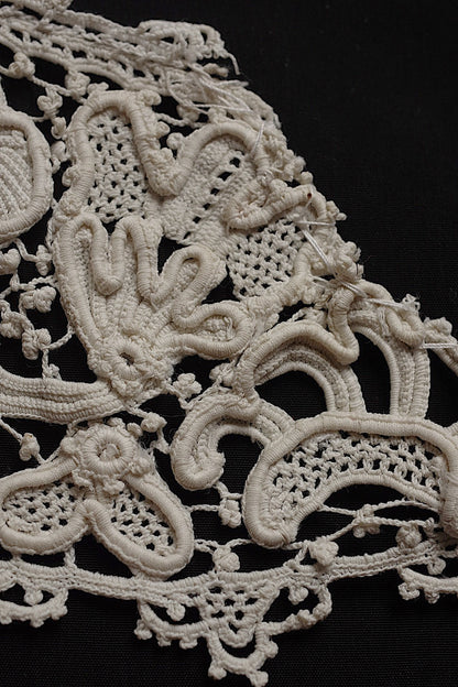 アンティークレースヴィニーズ/dentelle ancienne/antique lace .FR a l'epoque