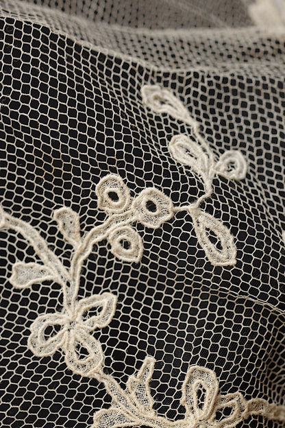 アンティークレースベール/dentelle ancienne/antique lace .FR a l'epoque