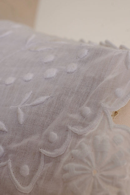 アンティークレース刺繍プラストロン/dentelle ancienne/antique lace .FR a l'epoque