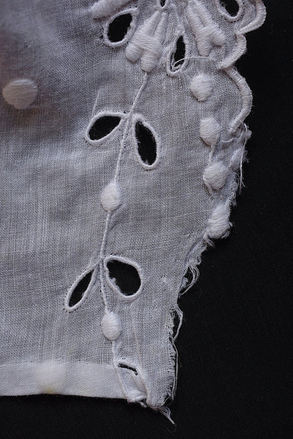 アンティークレース刺繍プラストロン/dentelle ancienne/antique lace .FR a l'epoque