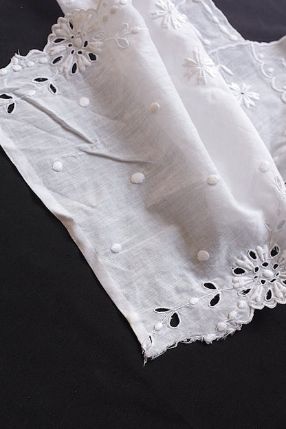 アンティークレース刺繍プラストロン/dentelle ancienne/antique lace .FR a l'epoque