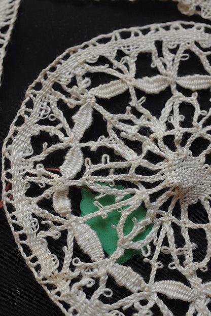 アンティークレースモチーフ3/dentelle ancienne/antique lace .FR a l'epoque