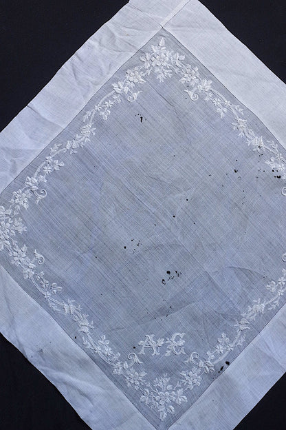 アンティーク刺繍ハンカチ1/dentelle ancienne /antique .FR a l'epoque