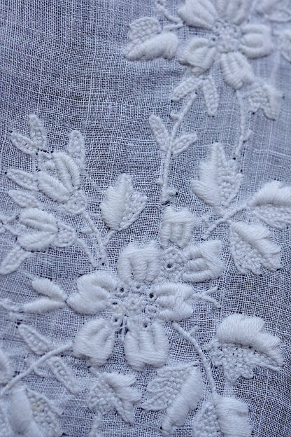 アンティーク刺繍ハンカチ1/dentelle ancienne /antique .FR a l'epoque