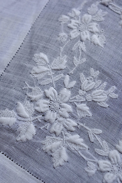 アンティーク刺繍ハンカチ1/dentelle ancienne /antique .FR a l'epoque
