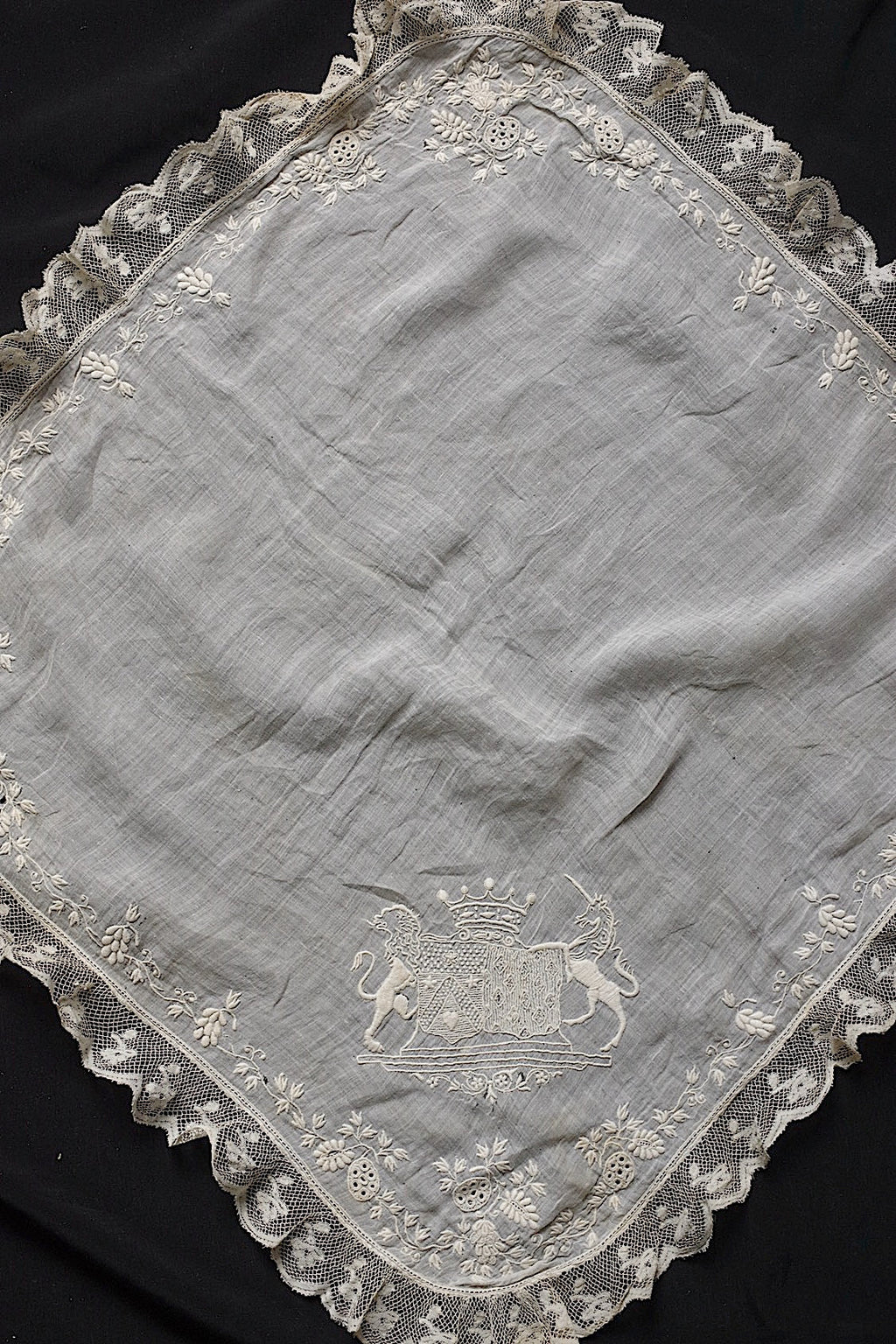 アンティーク刺繍ハンカチ2/dentelle ancienne /antique .FR a l'epoque