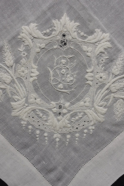アンティーク刺繍ハンカチ3/dentelle ancienne /antique .FR a l'epoque