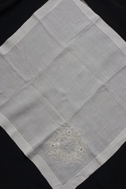 アンティーク刺繍ハンカチ4/dentelle ancienne /antique .FR a l'epoque