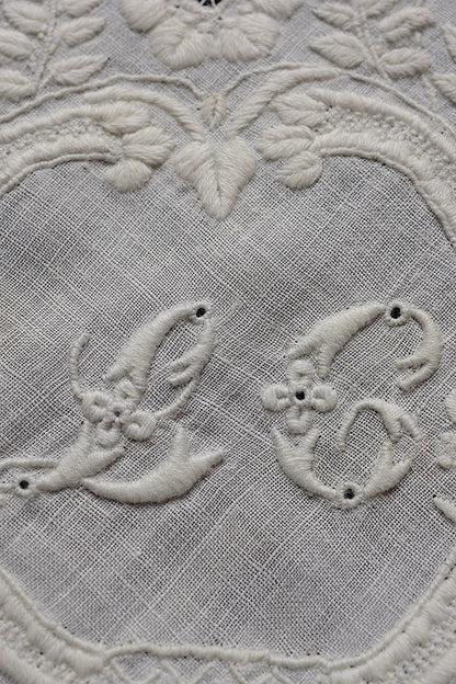アンティーク刺繍ハンカチ4/dentelle ancienne /antique .FR a l'epoque