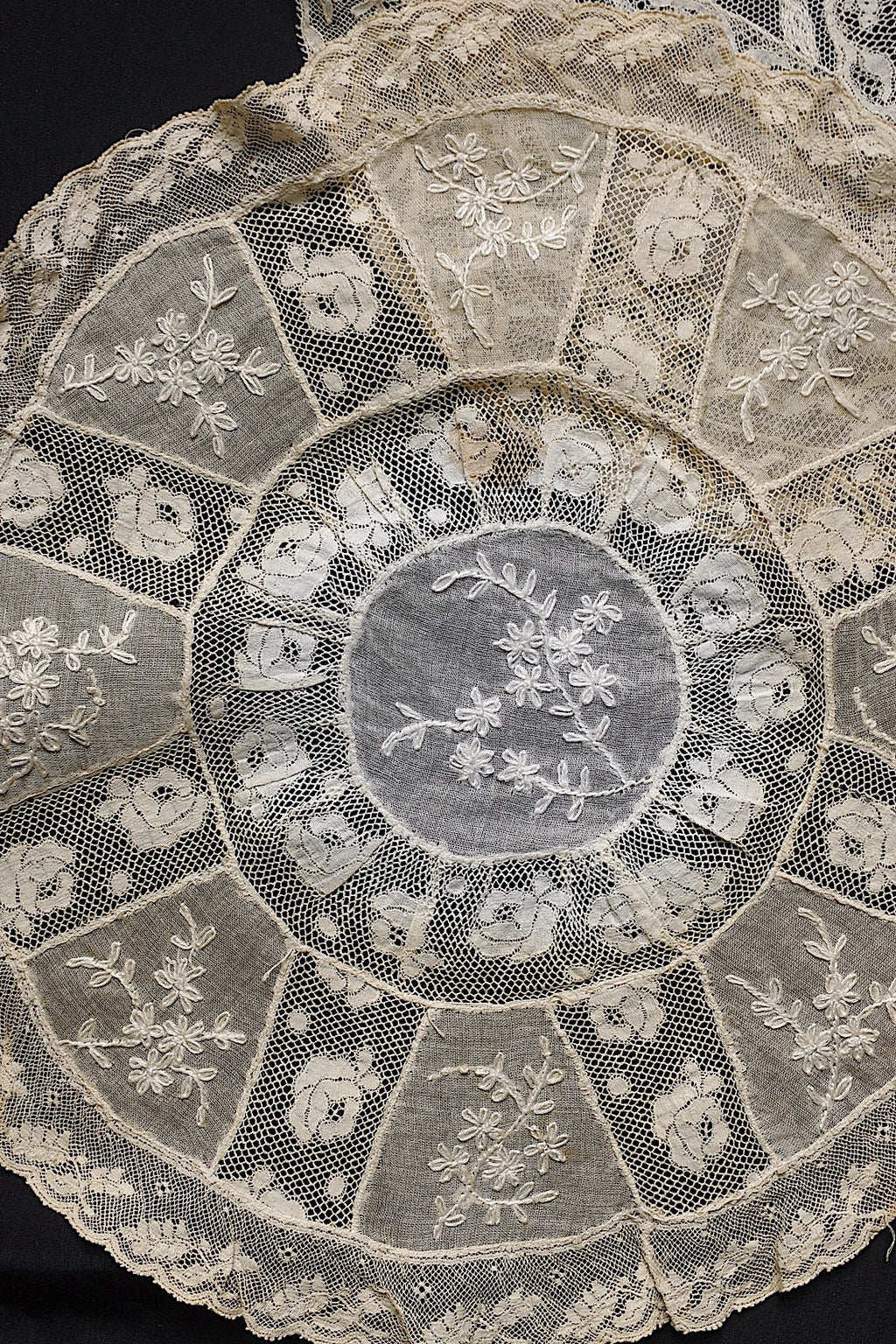 アンティーク刺繍/napperon  /antique .FR a l'epoque