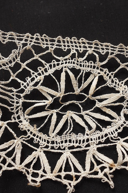 アンティークレースボビン/dentelle ancienne  /antique lace .FR a l'epoque