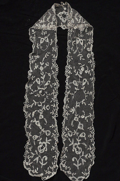 アンティークレースラペット/dentelle ancienne/antique lace .FR a l'epoque
