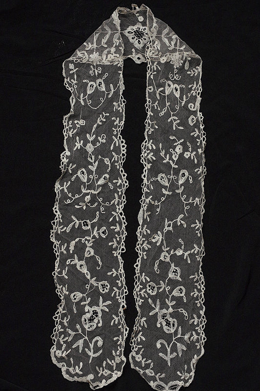 アンティークレースラペット/dentelle ancienne/antique lace .FR a l'epoque