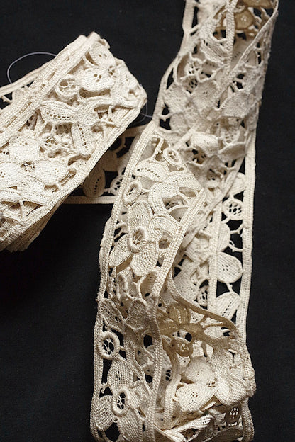 アンティークレース273cm/dentelle ancienne/antique lace .FR a l'epoque