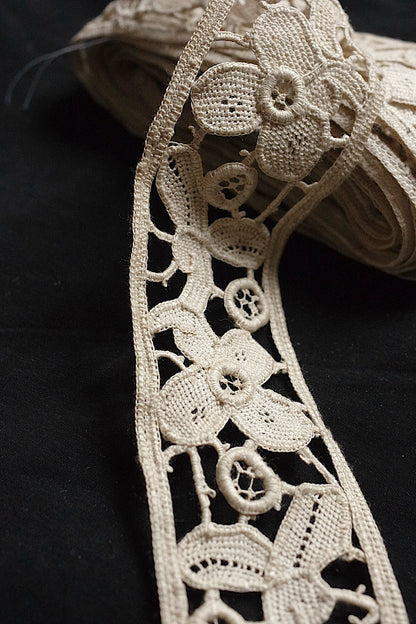 アンティークレース273cm/dentelle ancienne/antique lace .FR a l'epoque