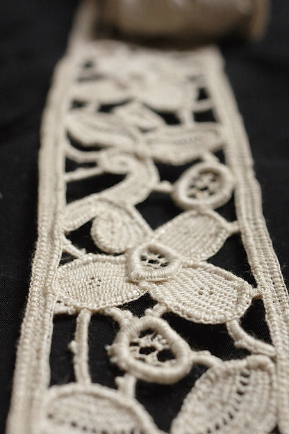 アンティークレース273cm/dentelle ancienne/antique lace .FR a l'epoque