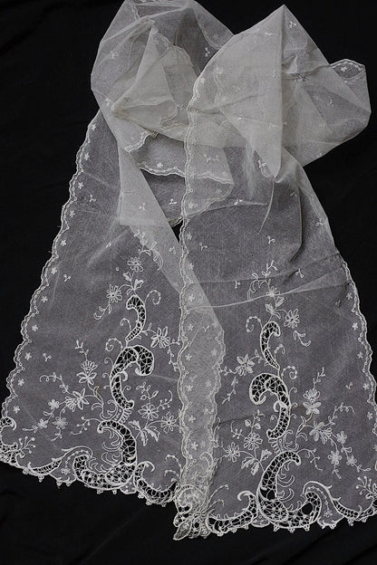 アンティークレースタイ/dentelle ancienne/antique lace .FR a l'epoque