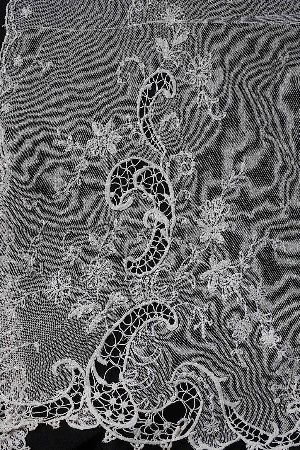 アンティークレースタイ/dentelle ancienne/antique lace .FR a l'epoque