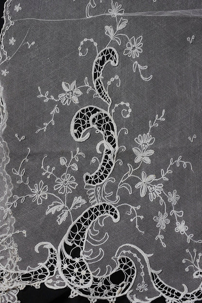 アンティークレースタイ/dentelle ancienne/antique lace .FR a l'epoque