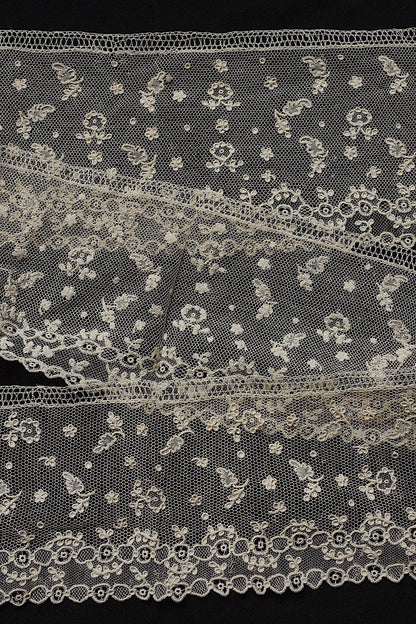 アンティークレースアランソン/dentelle ancienne/antique lace .FR a l'epoque