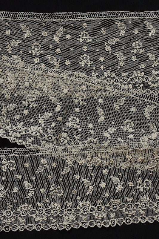 アンティークレースアランソン/dentelle ancienne/antique lace .FR a l'epoque