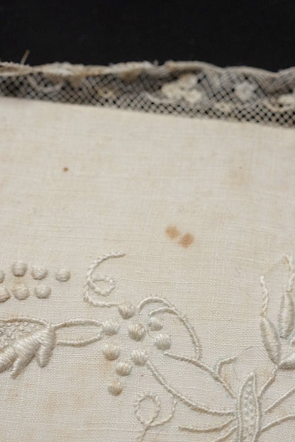 アンティークレース刺繍/dentelle ancienne/antique lace .FR a l'epoque