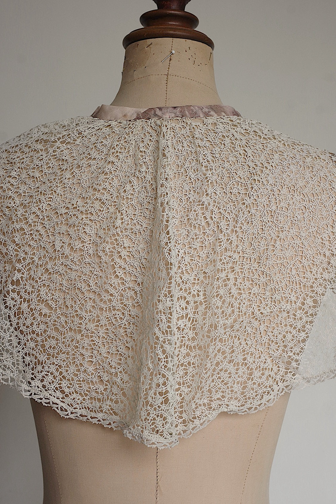 アンティークレースケープ/dentelle ancienne/antique lace .FR a l'epoque