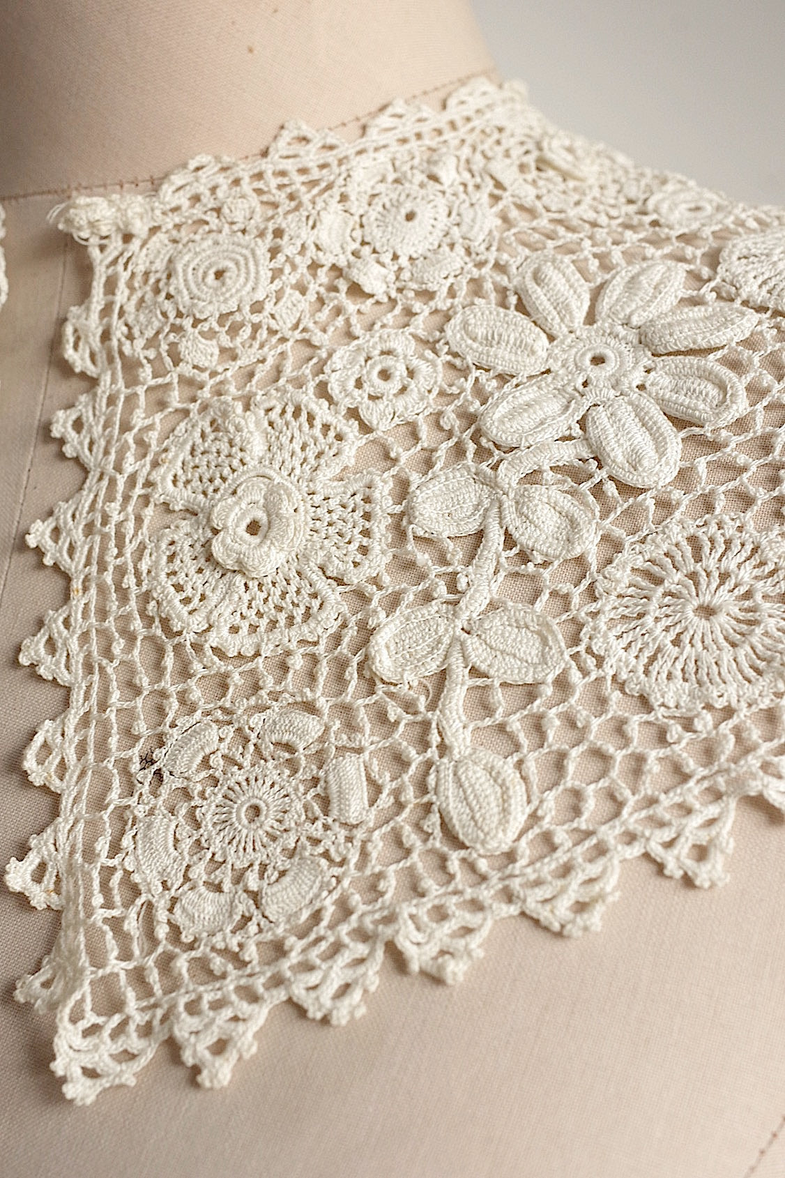 アンティークレース襟クロシェ/dentelle ancienne/antique lace .FR a l'epoque