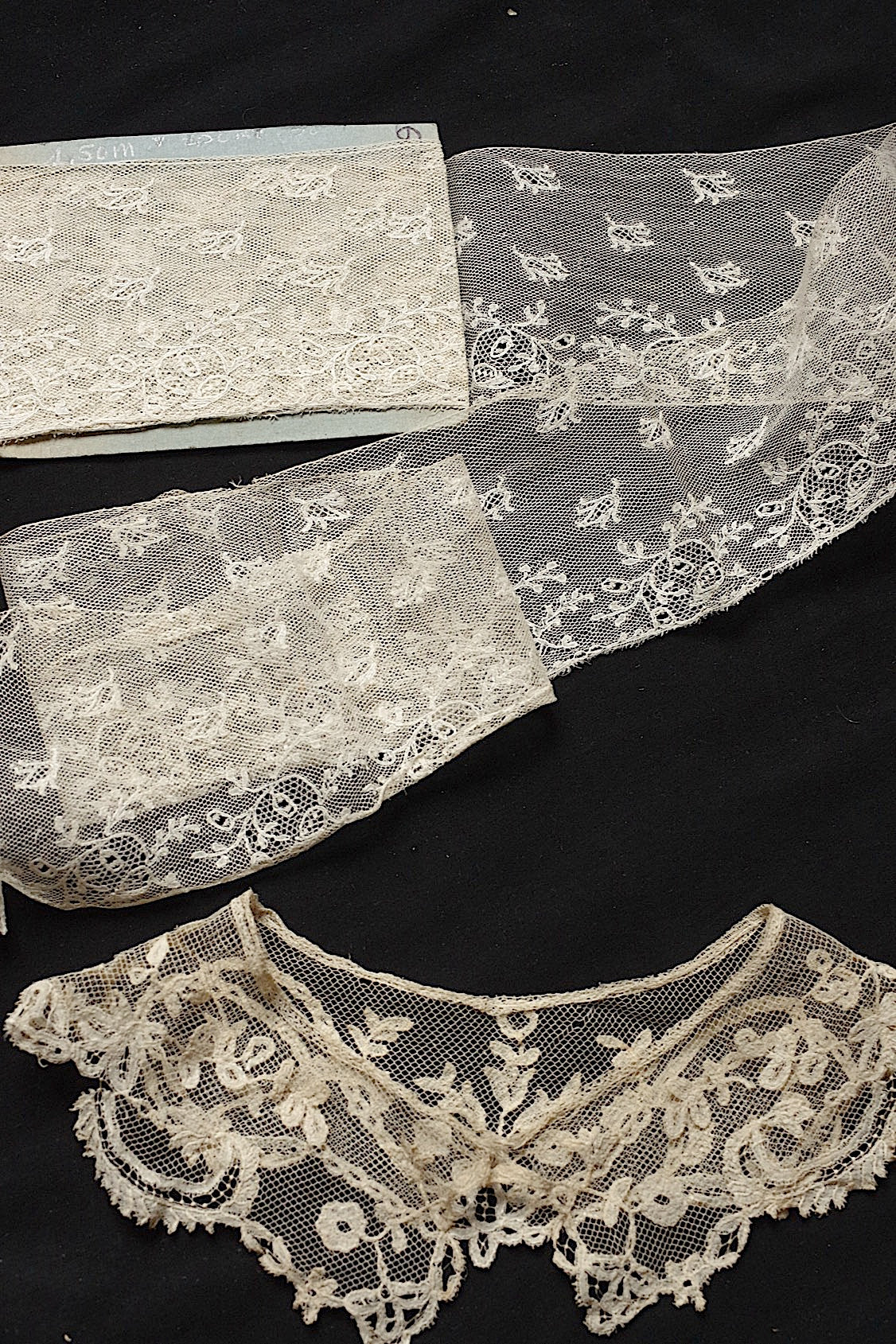 アンティークレース160cm/dentelle ancienne/antique lace .FR a l'epoque