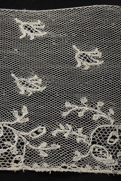 アンティークレース160cm/dentelle ancienne/antique lace .FR a l'epoque