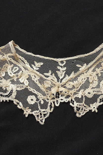 アンティークレース160cm/dentelle ancienne/antique lace .FR a l'epoque