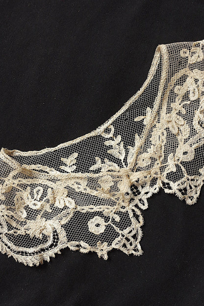 アンティークレース160cm/dentelle ancienne/antique lace .FR a l'epoque