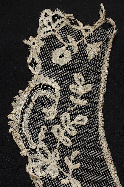 アンティークレース160cm/dentelle ancienne/antique lace .FR a l'epoque