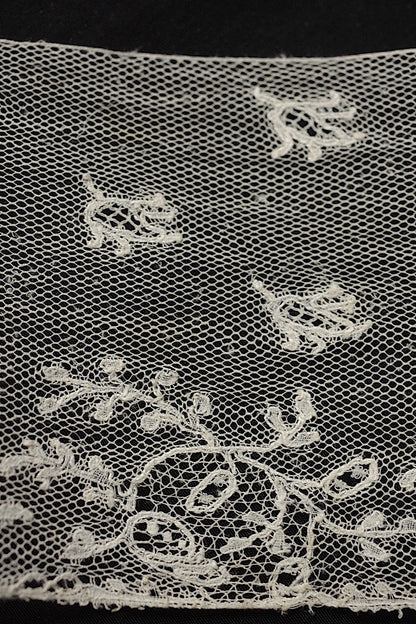 アンティークレース160cm/dentelle ancienne/antique lace .FR a l'epoque