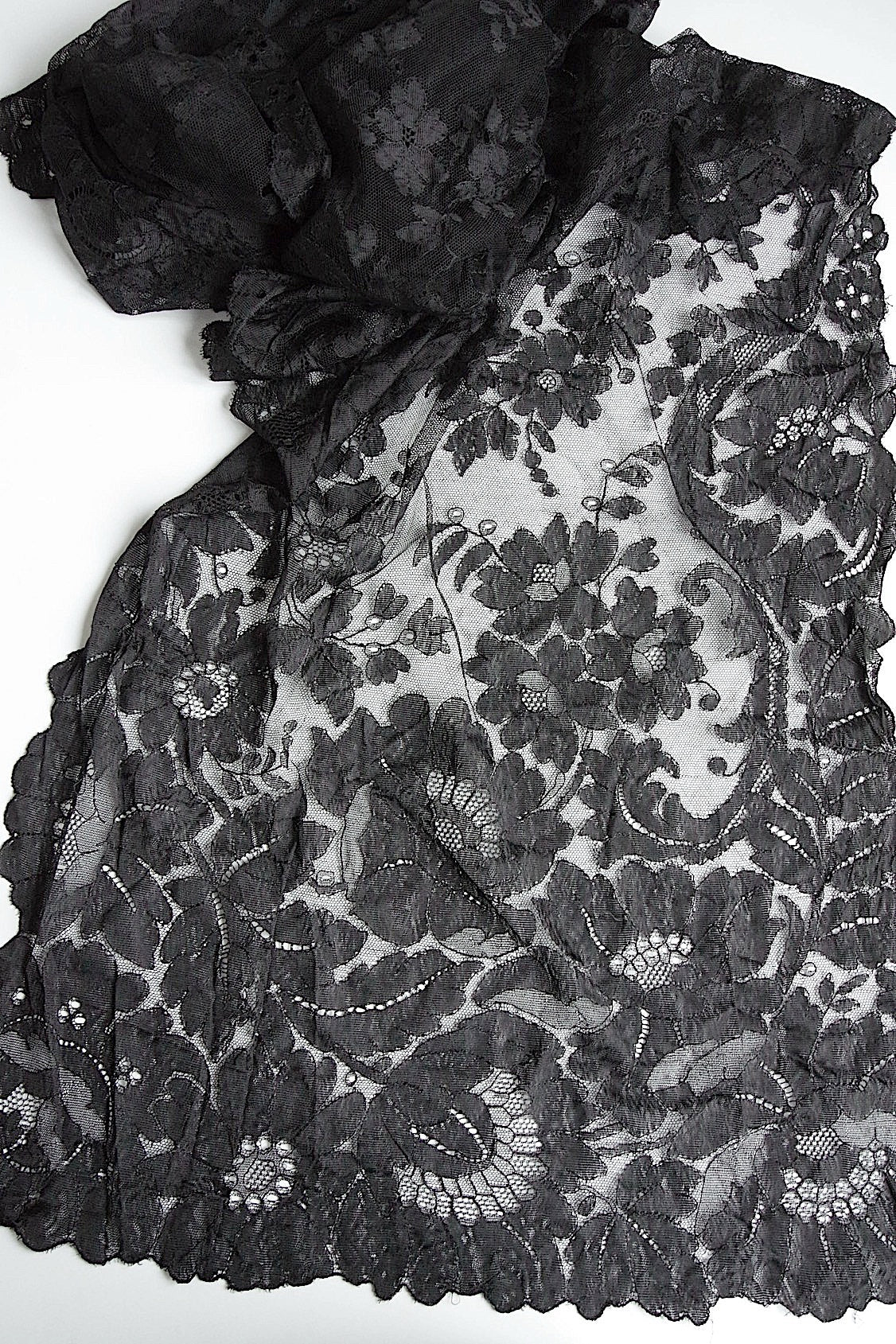 アンティークレースクロ/dentelle ancienne/antique lace .FR a l'epoque