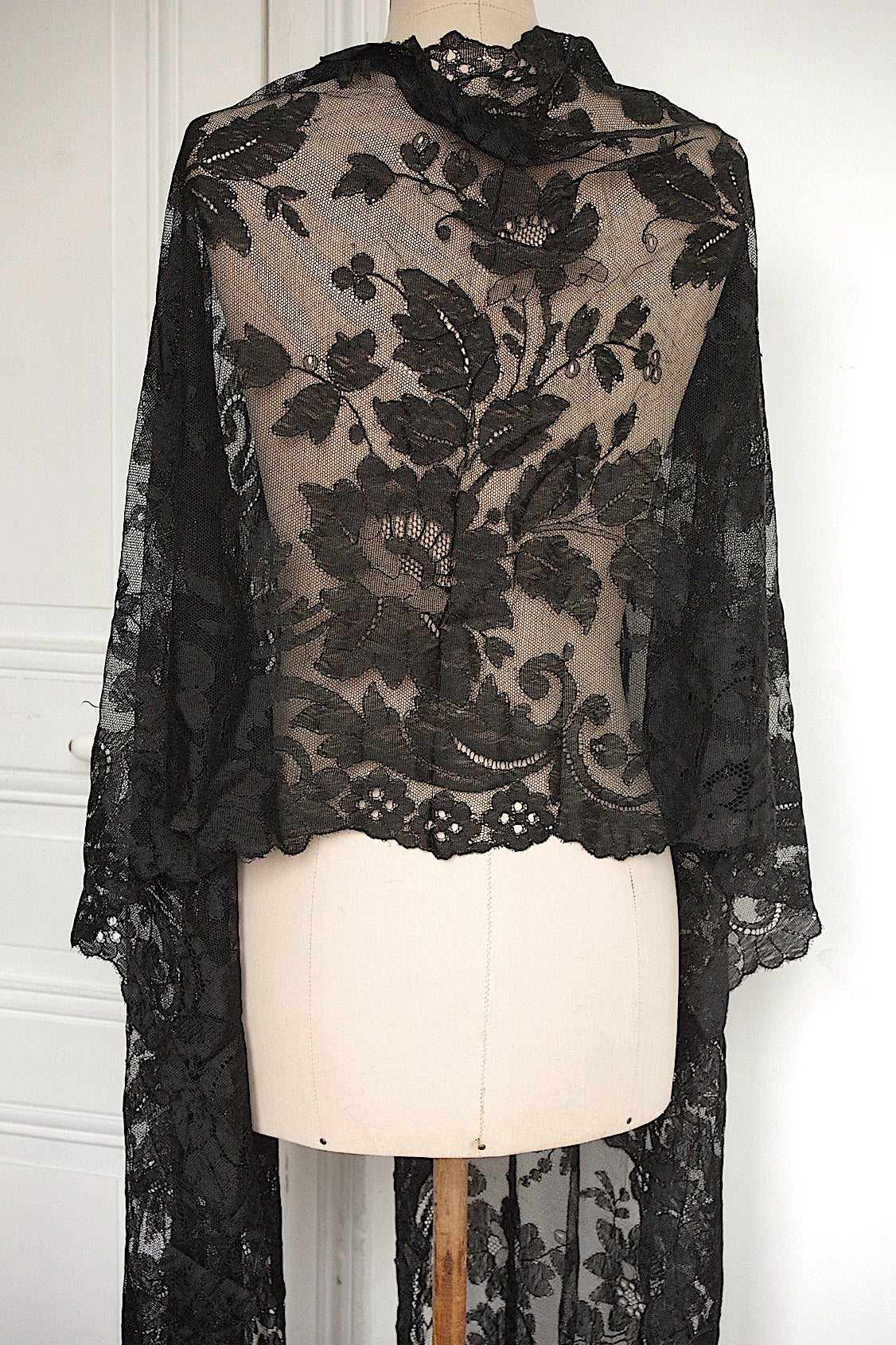 アンティークレースクロ/dentelle ancienne/antique lace .FR a l'epoque