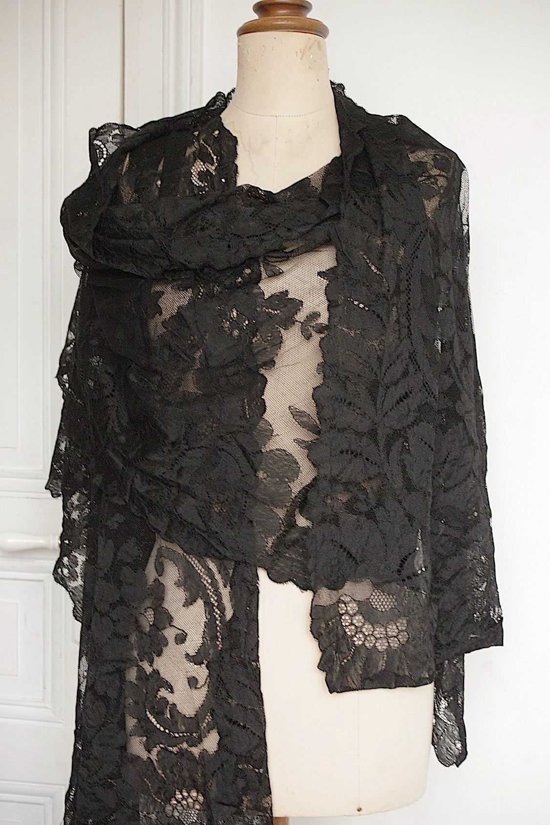 アンティークレースクロ/dentelle ancienne/antique lace .FR a l'epoque