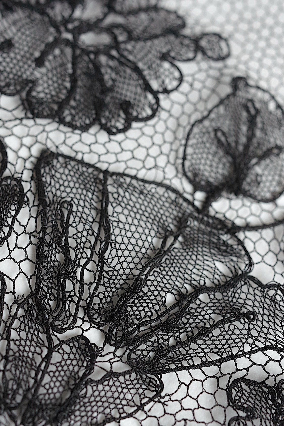 アンティークレースシャンティイ/dentelle ancienne/antique lace .FR a l'epoque