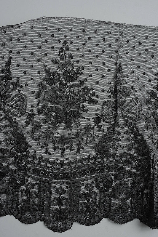 アンティークレースシャンティイ/dentelle ancienne/antique lace .FR a l'epoque