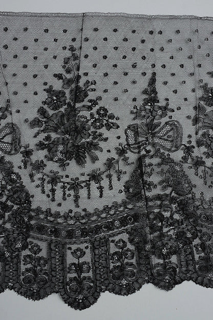 アンティークレースシャンティイ/dentelle ancienne/antique lace .FR a l'epoque
