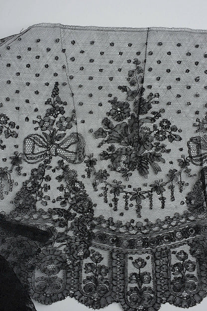 アンティークレースシャンティイ/dentelle ancienne/antique lace .FR a l'epoque