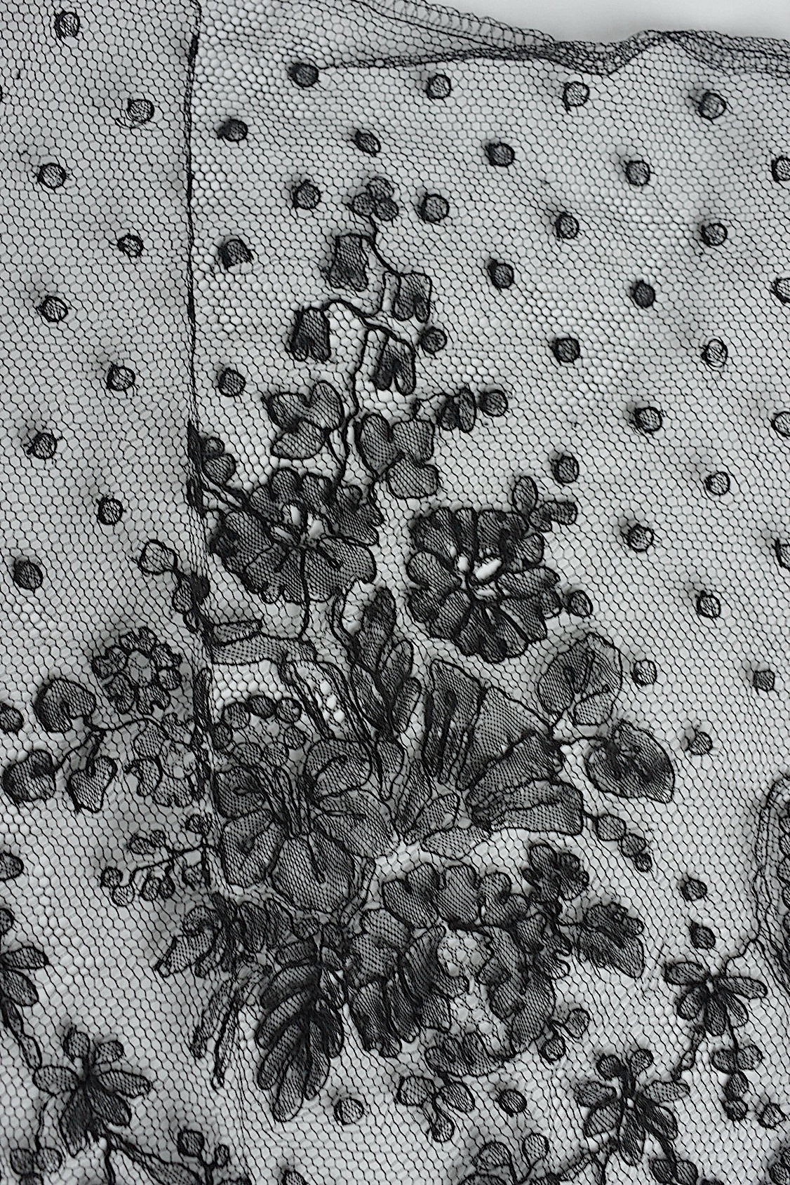 アンティークレースシャンティイ/dentelle ancienne/antique lace .FR a l'epoque