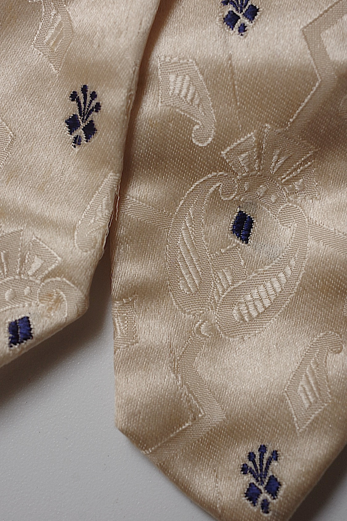 アンティークタイ/cravate monsieur/antique 2 .FR a l'epoque