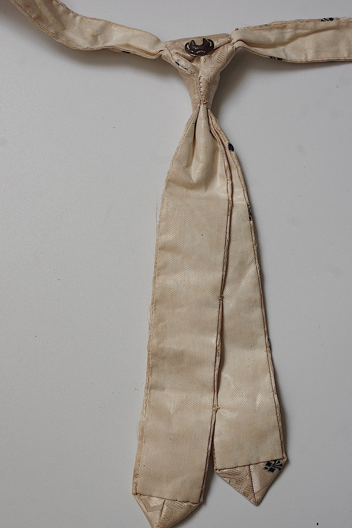 アンティークタイ/cravate monsieur/antique 2 .FR a l'epoque