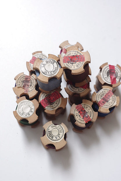 アンティークボビン/bobbin/antique .FR a l'epoque