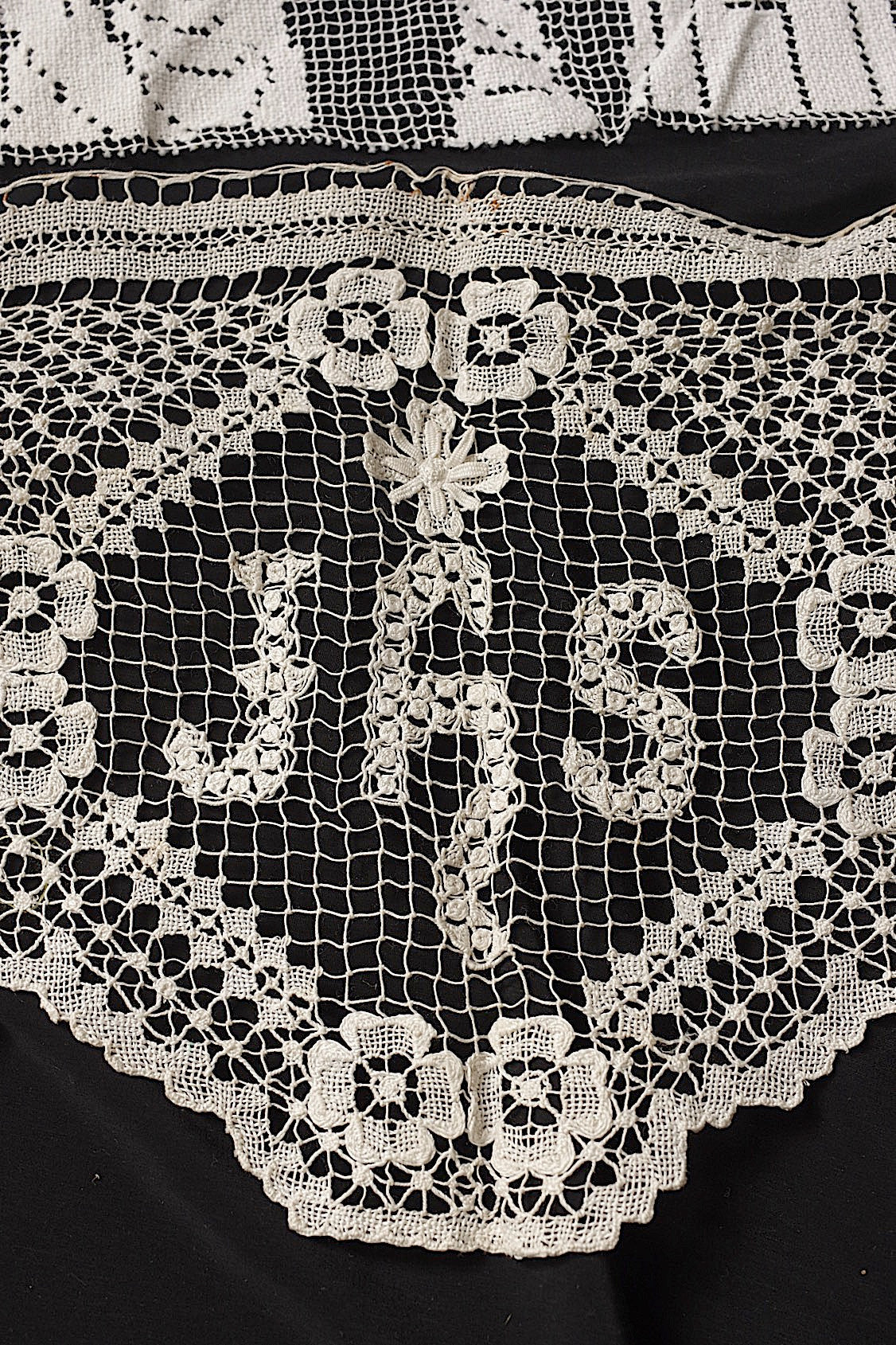 アンティークレース フィレ/dentelle ancienne/antique lace .FR a l'epoque