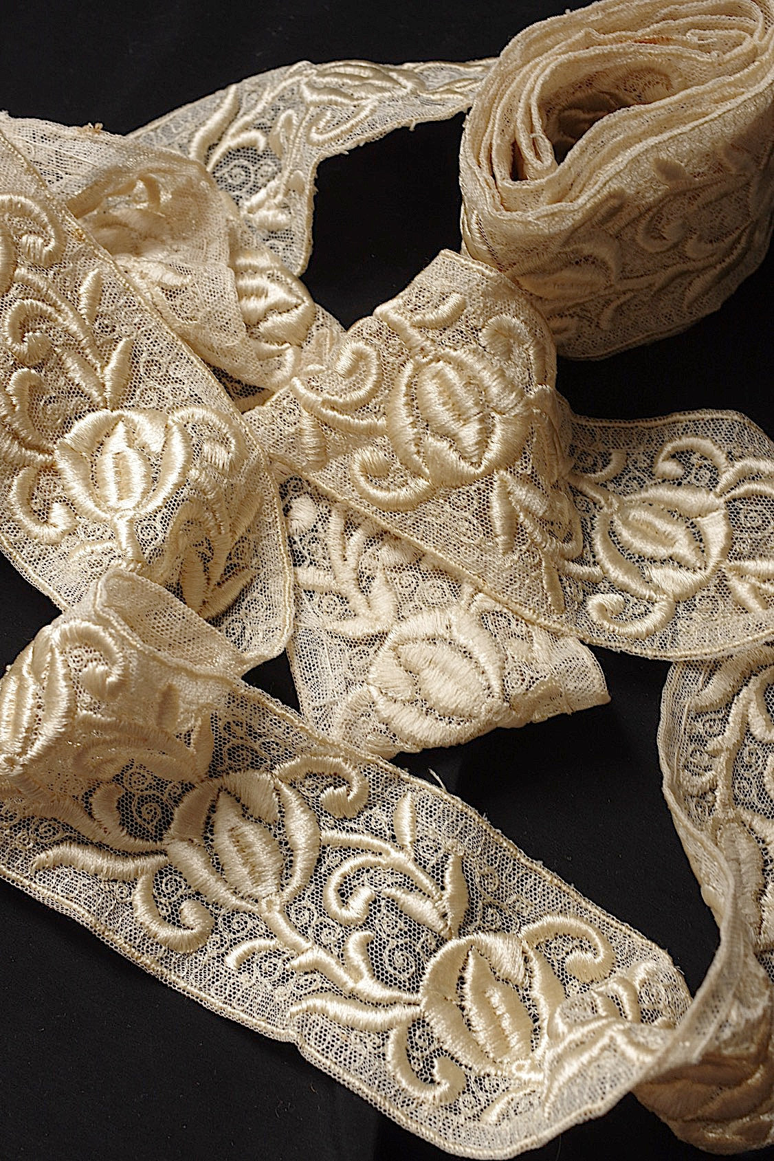 アンティークレース 300cm/dentelle ancienne/antique lace .FR a l'epoque
