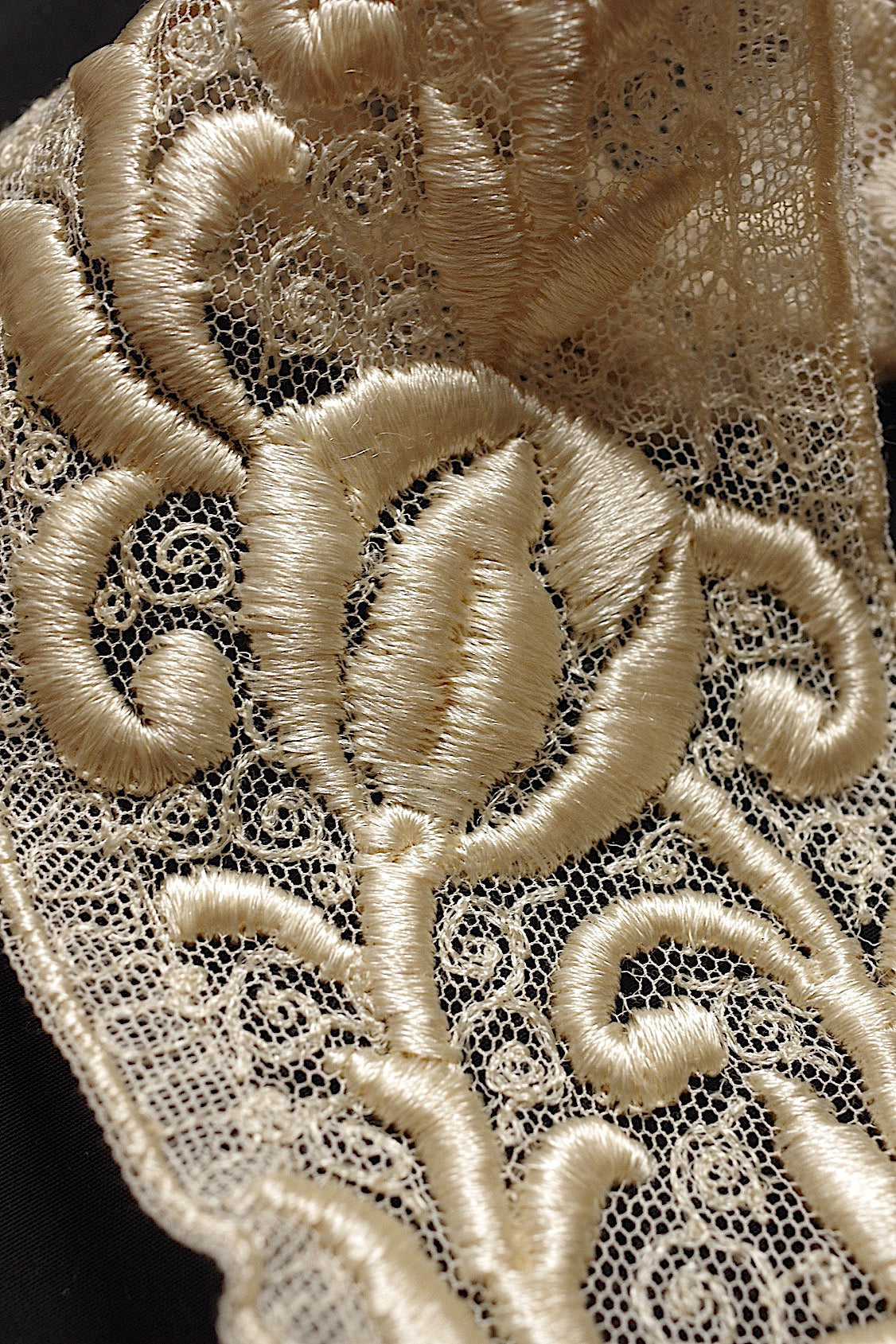 アンティークレース 300cm/dentelle ancienne/antique lace .FR a l'epoque